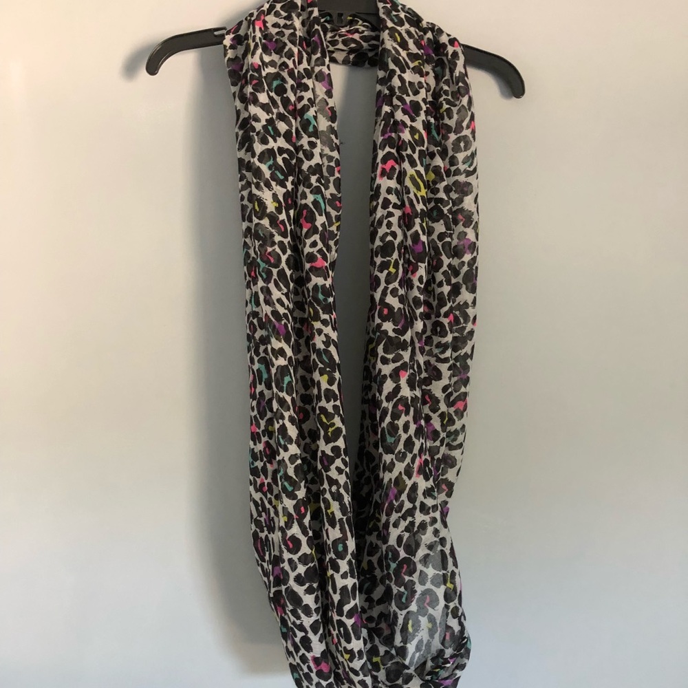 Grey Vanity Leopard Print Scarf